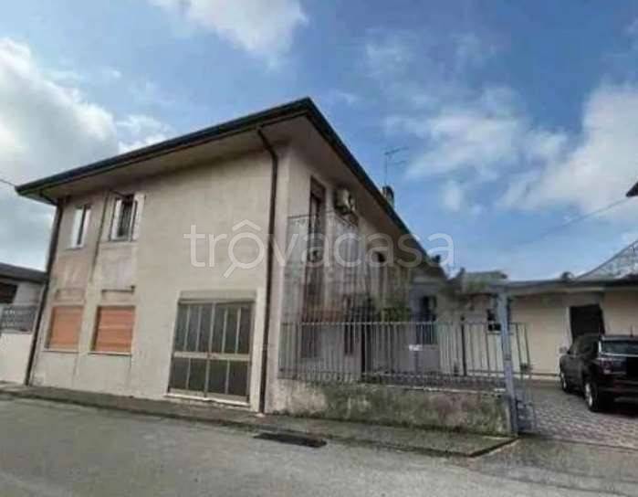 negozio in vendita a Cavarzere