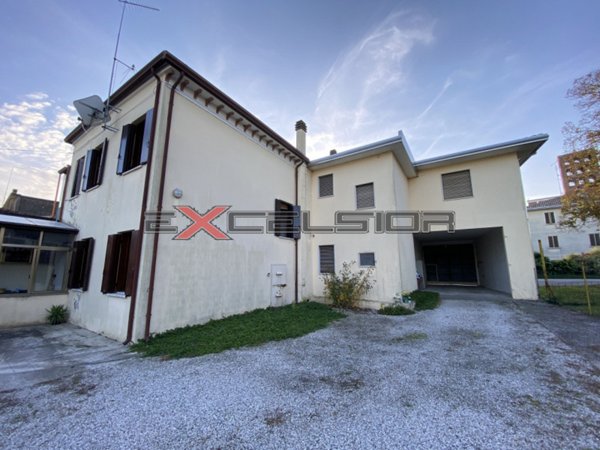 casa semindipendente in vendita a Cavarzere