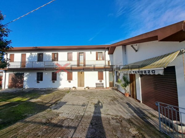 casa indipendente in vendita a Cavarzere