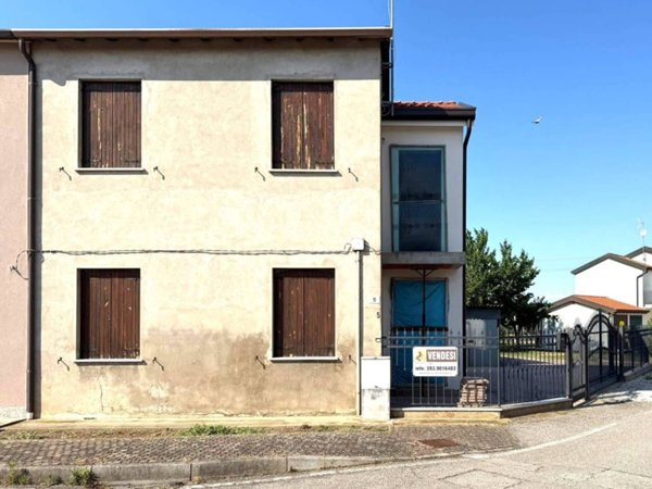 casa indipendente in vendita a Cavarzere in zona Villaggio Busonera