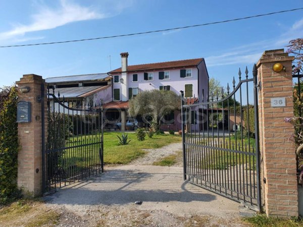 casa indipendente in vendita a Cavarzere
