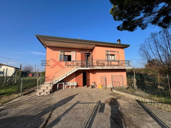 casa indipendente in vendita a Cavarzere in zona Rottanova