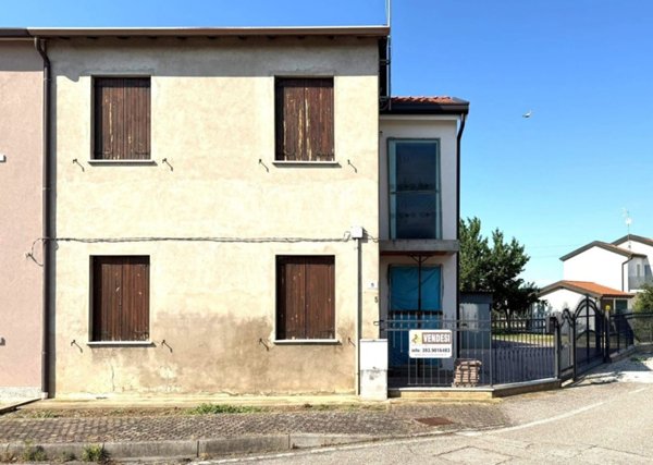 casa indipendente in vendita a Cavarzere in zona Villaggio Busonera