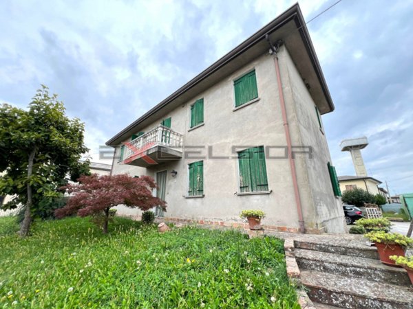 casa indipendente in vendita a Cavarzere in zona Boscochiaro