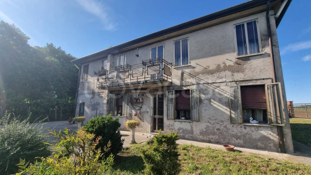 casa indipendente in vendita a Cavarzere