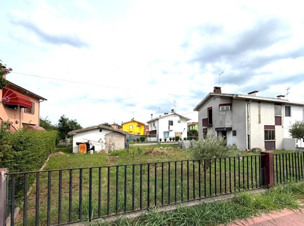 casa indipendente in vendita a Cavarzere