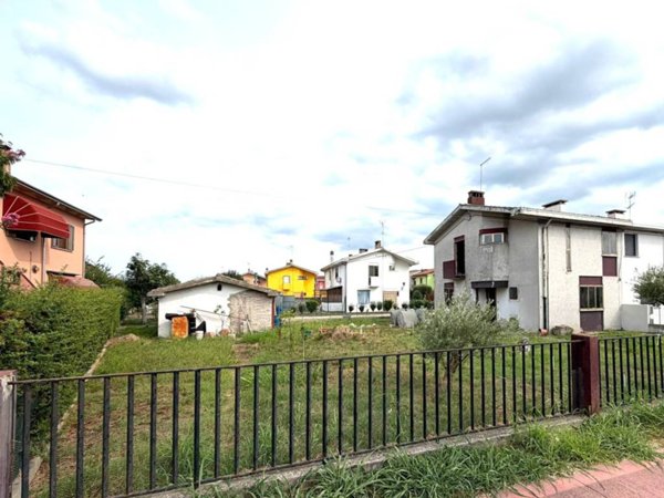 casa indipendente in vendita a Cavarzere