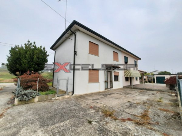 casa indipendente in vendita a Cavarzere