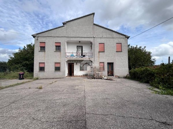 casa indipendente in vendita a Cavarzere in zona Rottanova
