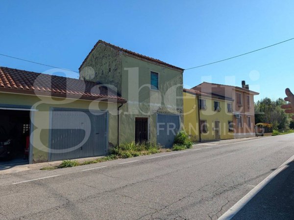 locale commerciale in vendita a Cavarzere