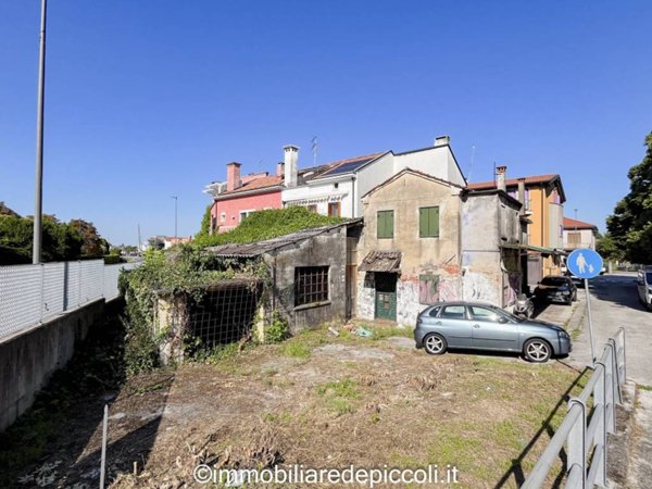 casale in vendita a Ceggia