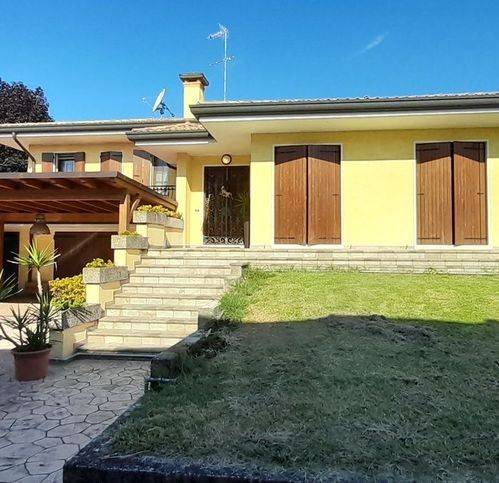 casa indipendente in vendita a Ceggia