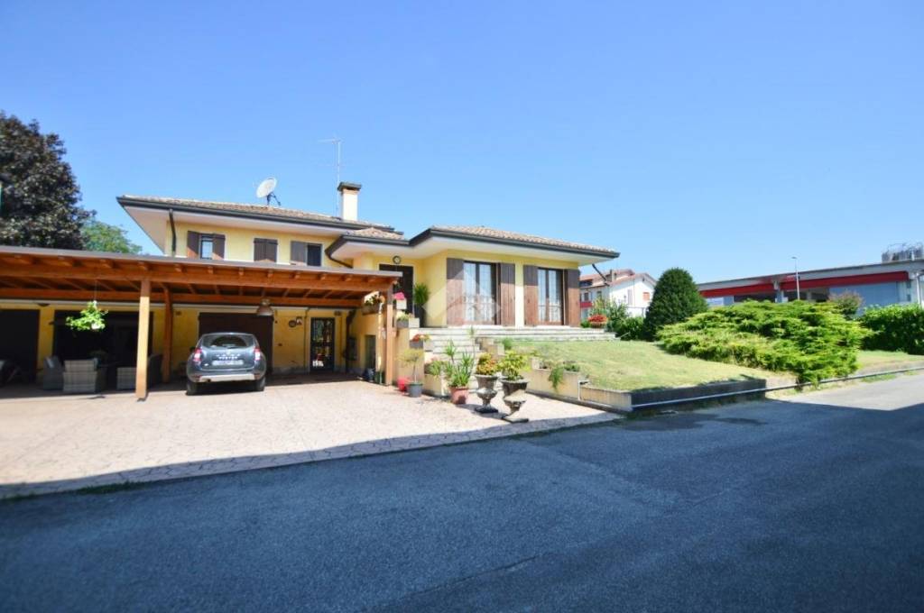 casa indipendente in vendita a Ceggia