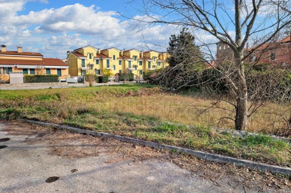 terreno edificabile in vendita a Chioggia in zona Cà Lino
