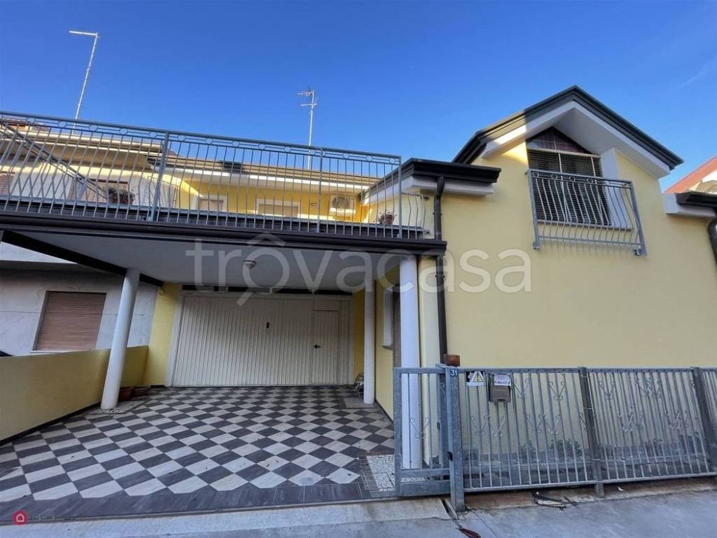 casa indipendente in vendita a Chioggia in zona Sottomarina
