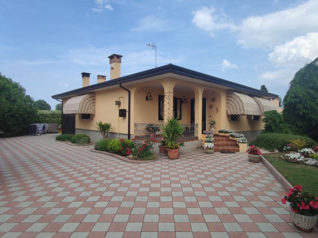 casa indipendente in vendita a Chioggia in zona Sant'Anna di Chioggia