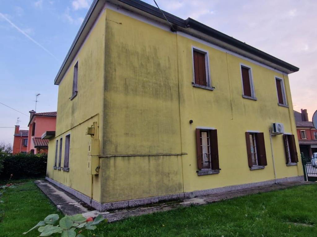 casa indipendente in vendita a Chioggia in zona Cavanella d'Adige