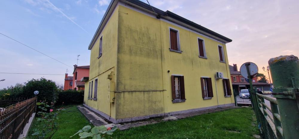 casa indipendente in vendita a Chioggia in zona Cavanella d'Adige