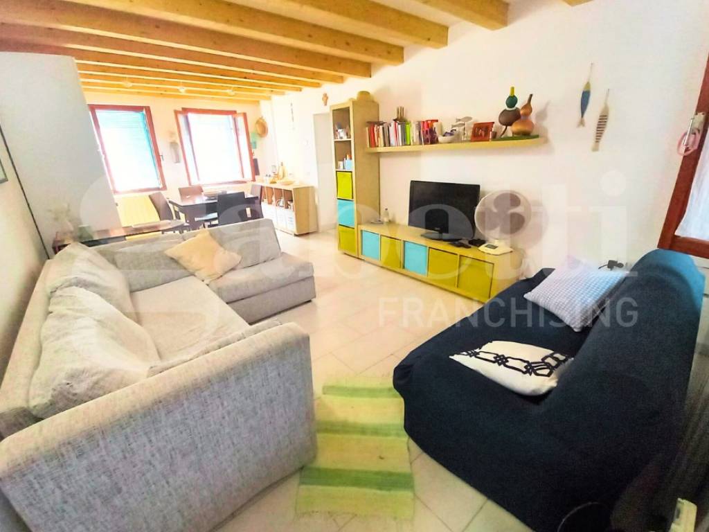 casa indipendente in vendita a Chioggia in zona Sottomarina