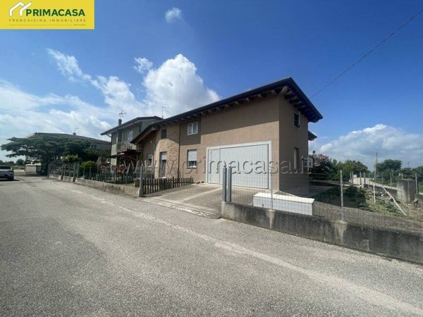 casa indipendente in vendita a Chioggia in zona Cà Lino