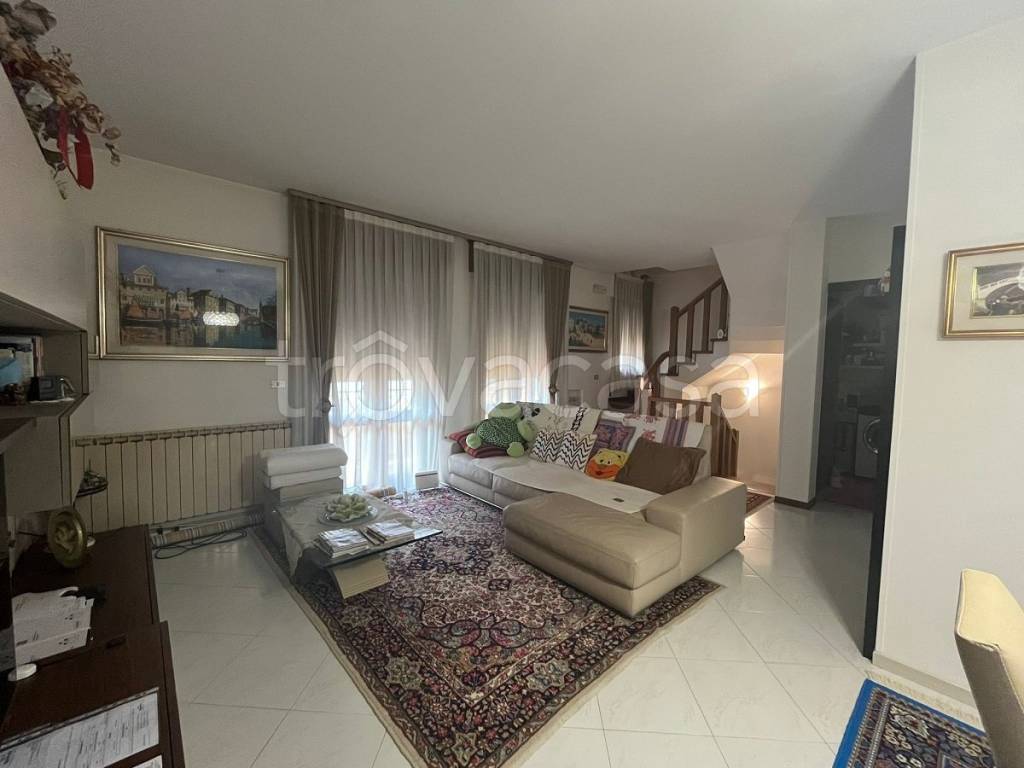 casa indipendente in vendita a Chioggia in zona Sottomarina