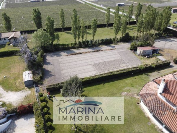 casa indipendente in vendita a Chioggia in zona Cà Lino