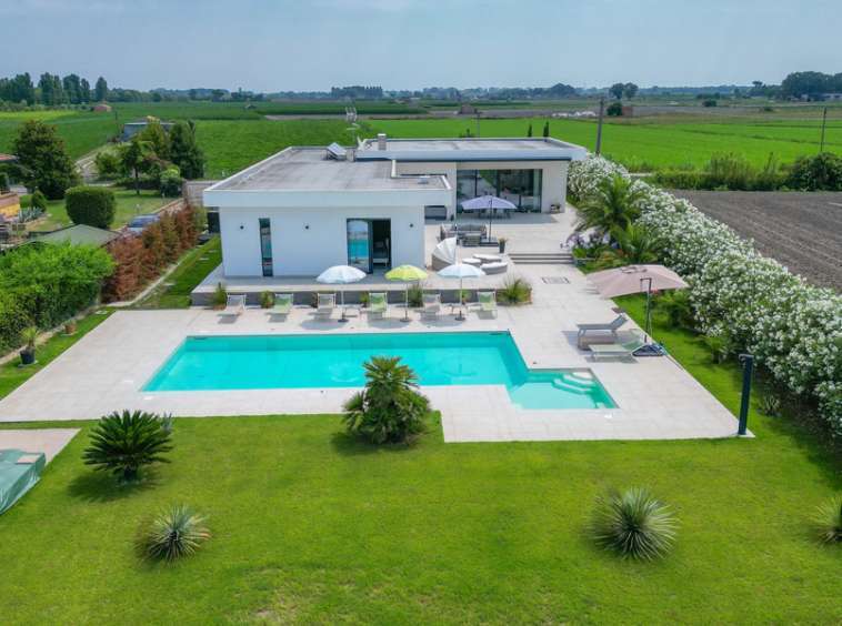 casa indipendente in vendita a Chioggia in zona Sottomarina