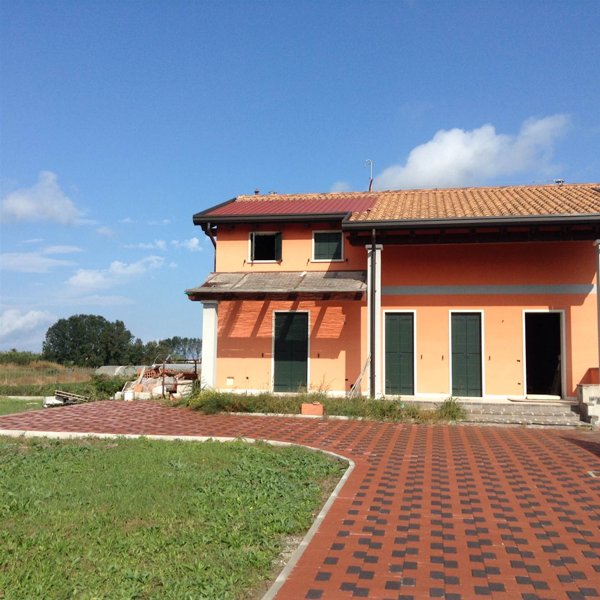 casa indipendente in vendita a Chioggia in zona Sottomarina