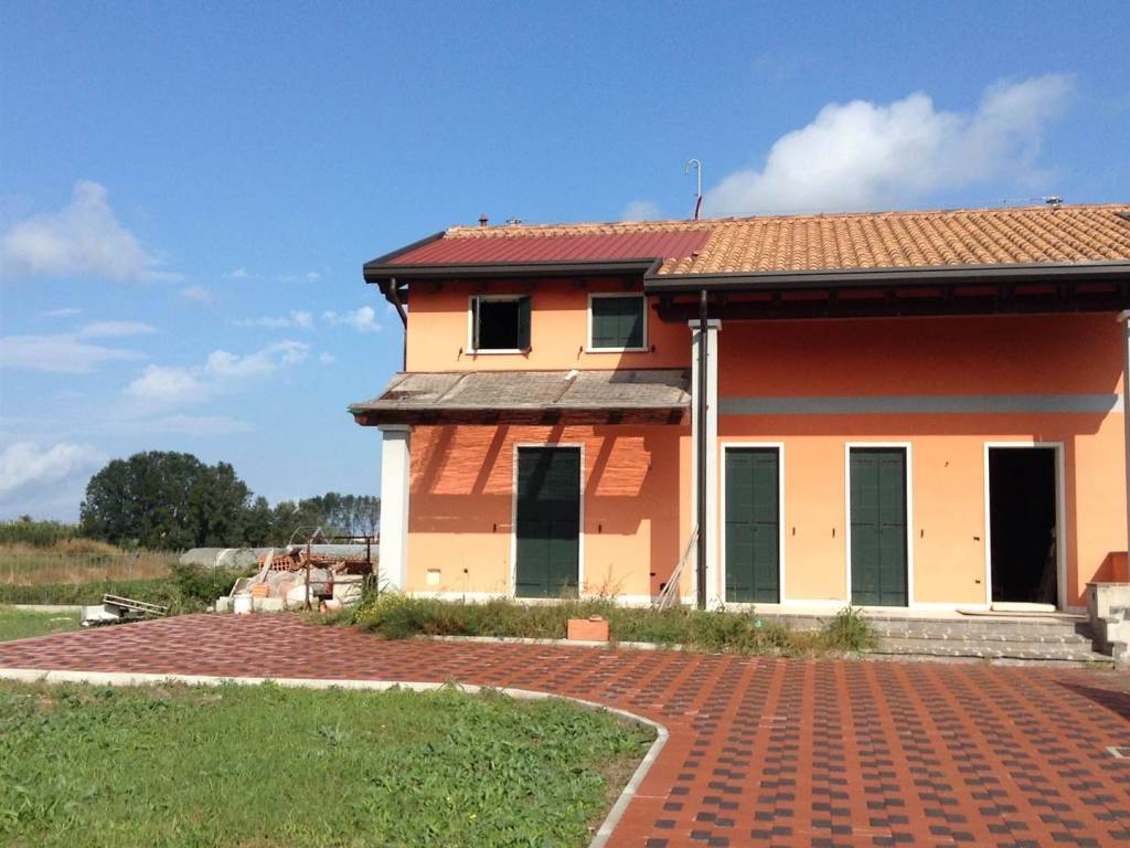 casa indipendente in vendita a Chioggia in zona Brondolo