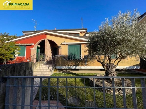 casa indipendente in vendita a Chioggia in zona Cà Lino