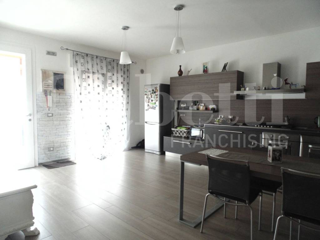 casa indipendente in vendita a Chioggia in zona Cà Lino