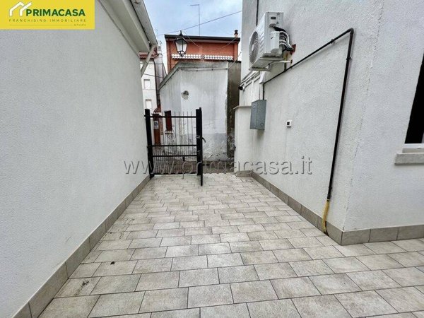 casa indipendente in vendita a Chioggia in zona Sottomarina