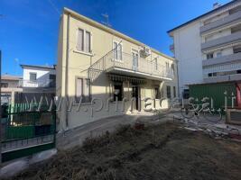 casa indipendente in vendita a Chioggia in zona Sottomarina