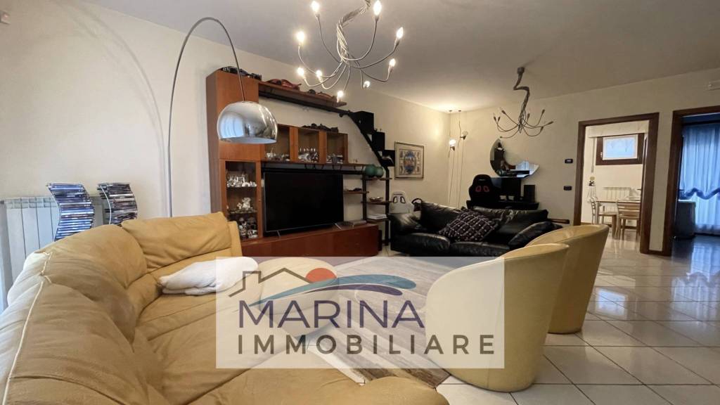 casa indipendente in vendita a Chioggia in zona Sottomarina