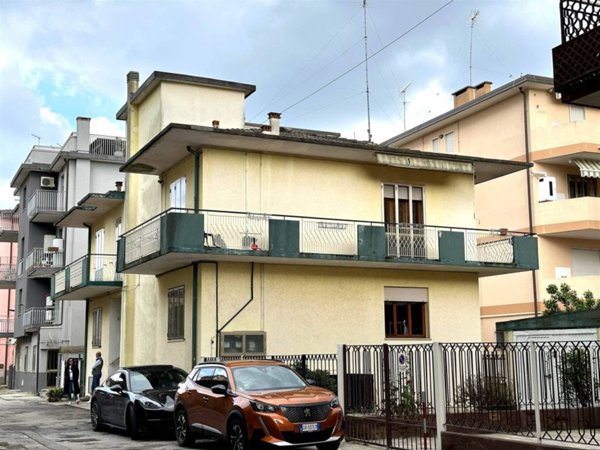 appartamento in vendita a Chioggia in zona Sottomarina