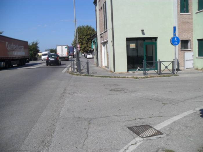 negozio in vendita a Chioggia in zona Sant'Anna di Chioggia