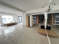 locale commerciale in vendita a Chioggia