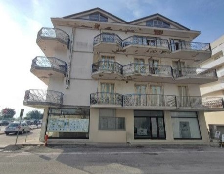 negozio in vendita a Chioggia in zona Sottomarina