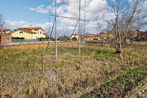 terreno edificabile in vendita a Chioggia in zona Cà Lino