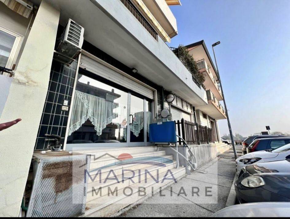 negozio in vendita a Chioggia in zona Sottomarina