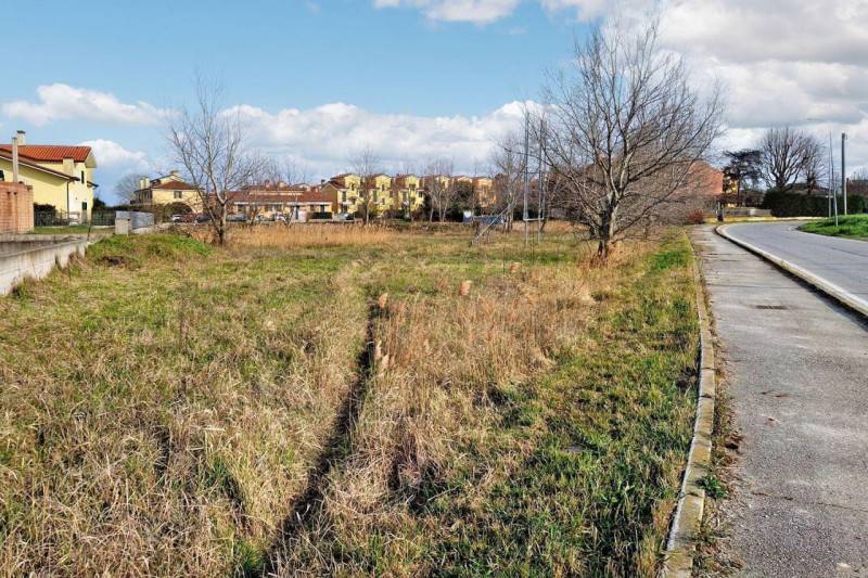 terreno edificabile in vendita a Chioggia in zona Cà Lino