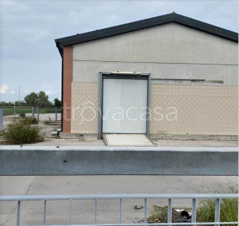 locale commerciale in vendita a Chioggia in zona Valli