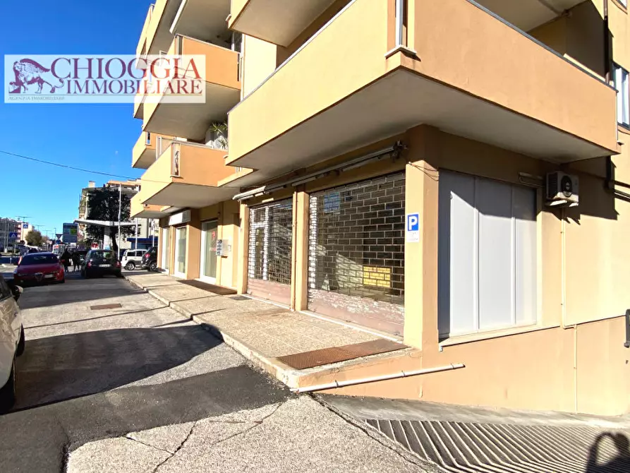 negozio in vendita a Chioggia in zona Sottomarina