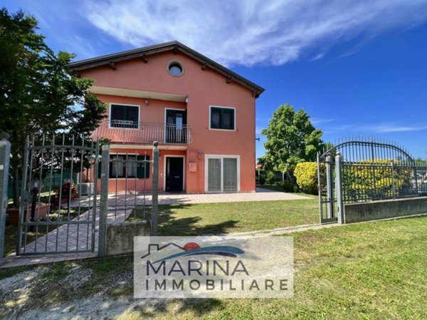 casa indipendente in vendita a Chioggia