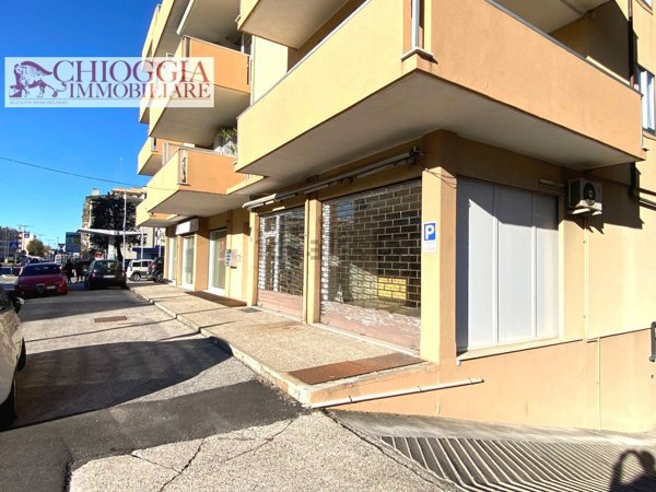 negozio in vendita a Chioggia in zona Sottomarina
