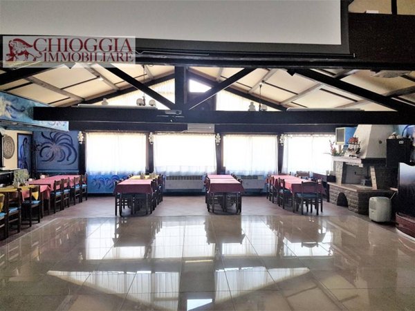 negozio in vendita a Chioggia in zona Sottomarina