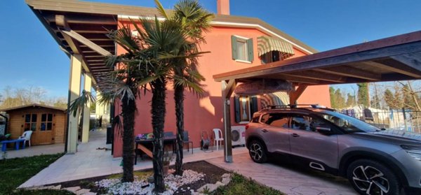 casa indipendente in vendita a Chioggia in zona Brondolo