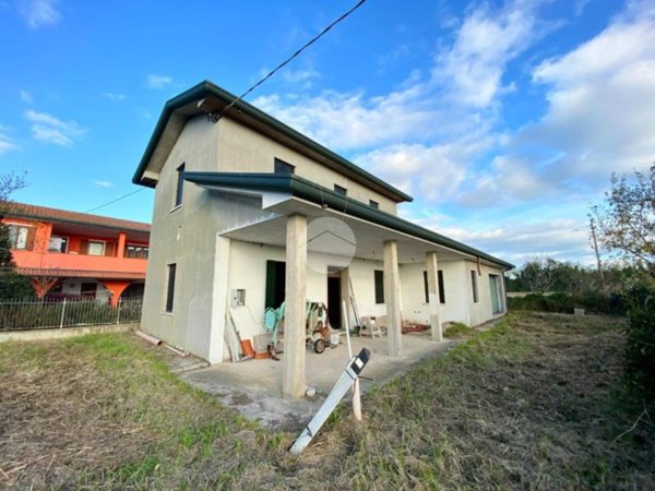 casa indipendente in vendita a Chioggia in zona Sant'Anna di Chioggia
