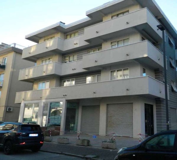 negozio in vendita a Chioggia in zona Sottomarina