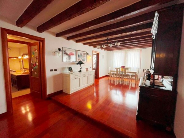 appartamento in vendita a Chioggia in zona Sottomarina